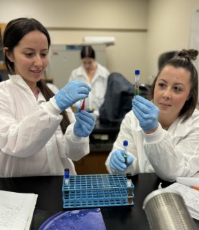 Tiny Earth Winter Symposium at Lambeau Field offers collaborative, innovative perspective on antibio